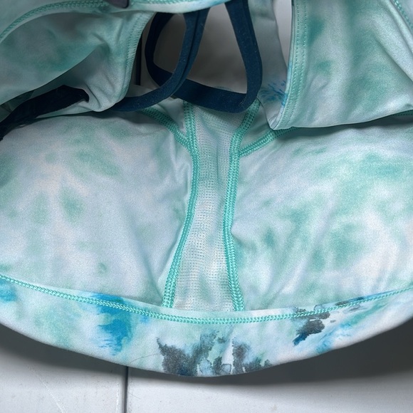 PELETON Blue Diamond Tie Dye V Back Sportsbra Small Gym Workout Active Comfy - Picture 6 of 9
